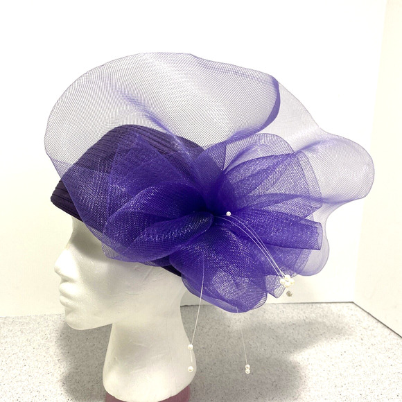Vintage inspired purple hat with netting bow and faux pearls retro pill box look - Picture 3 of 10